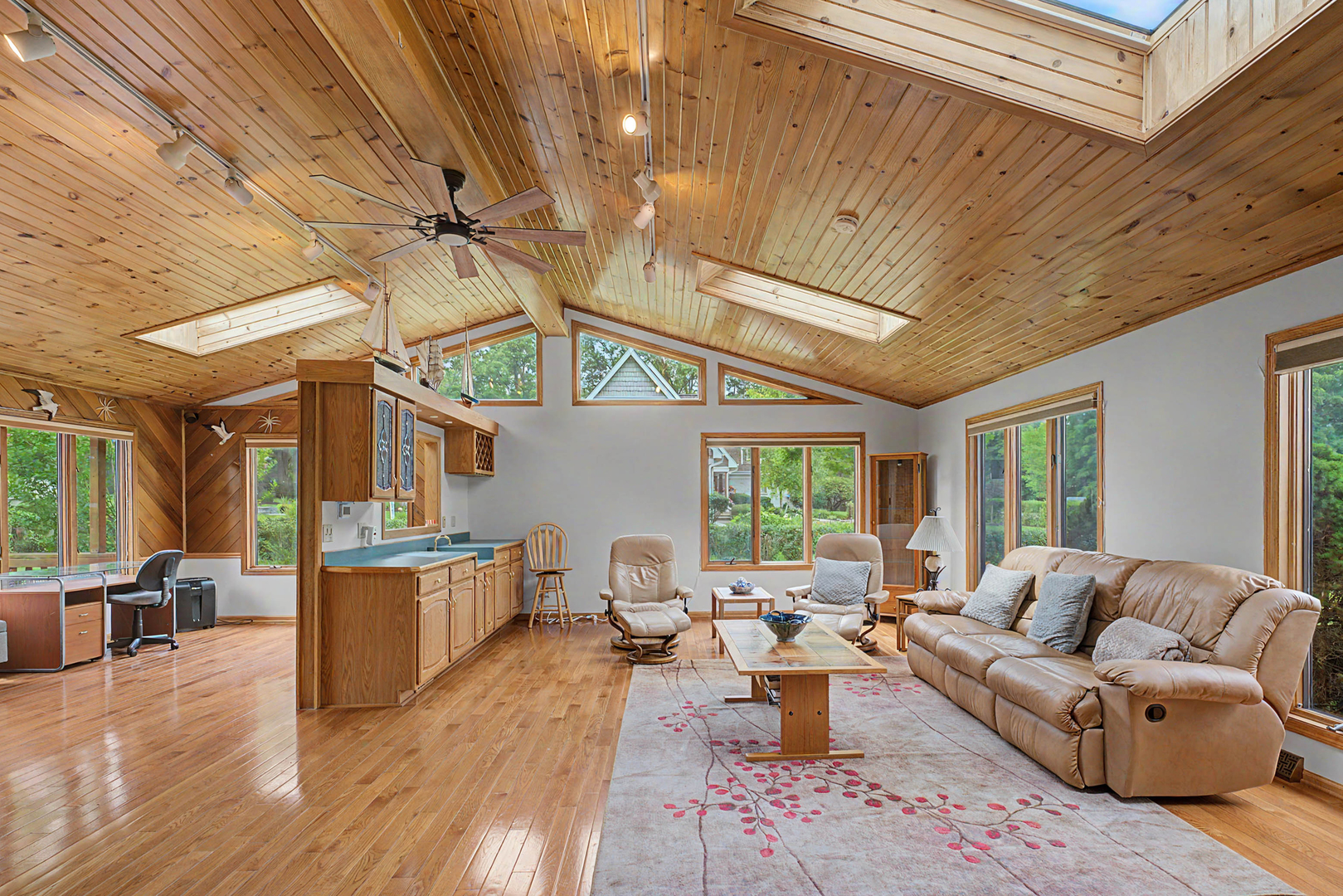 7414 Meadow Lane Property Photo 8