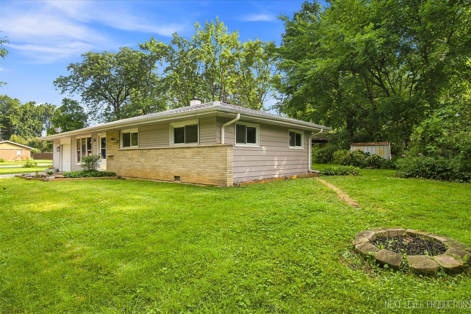 557 Willard Avenue Property Photo 2
