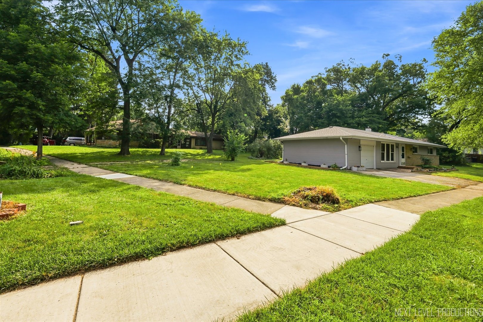 557 Willard Avenue Property Photo 4