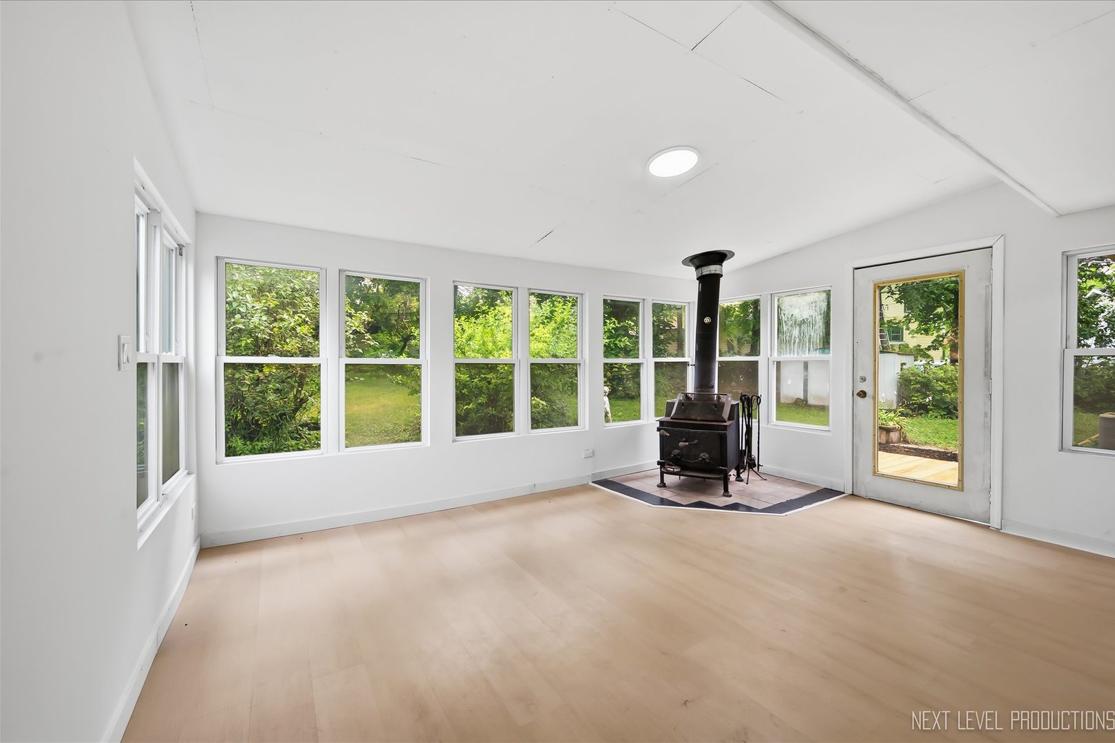 557 Willard Avenue Property Photo 15