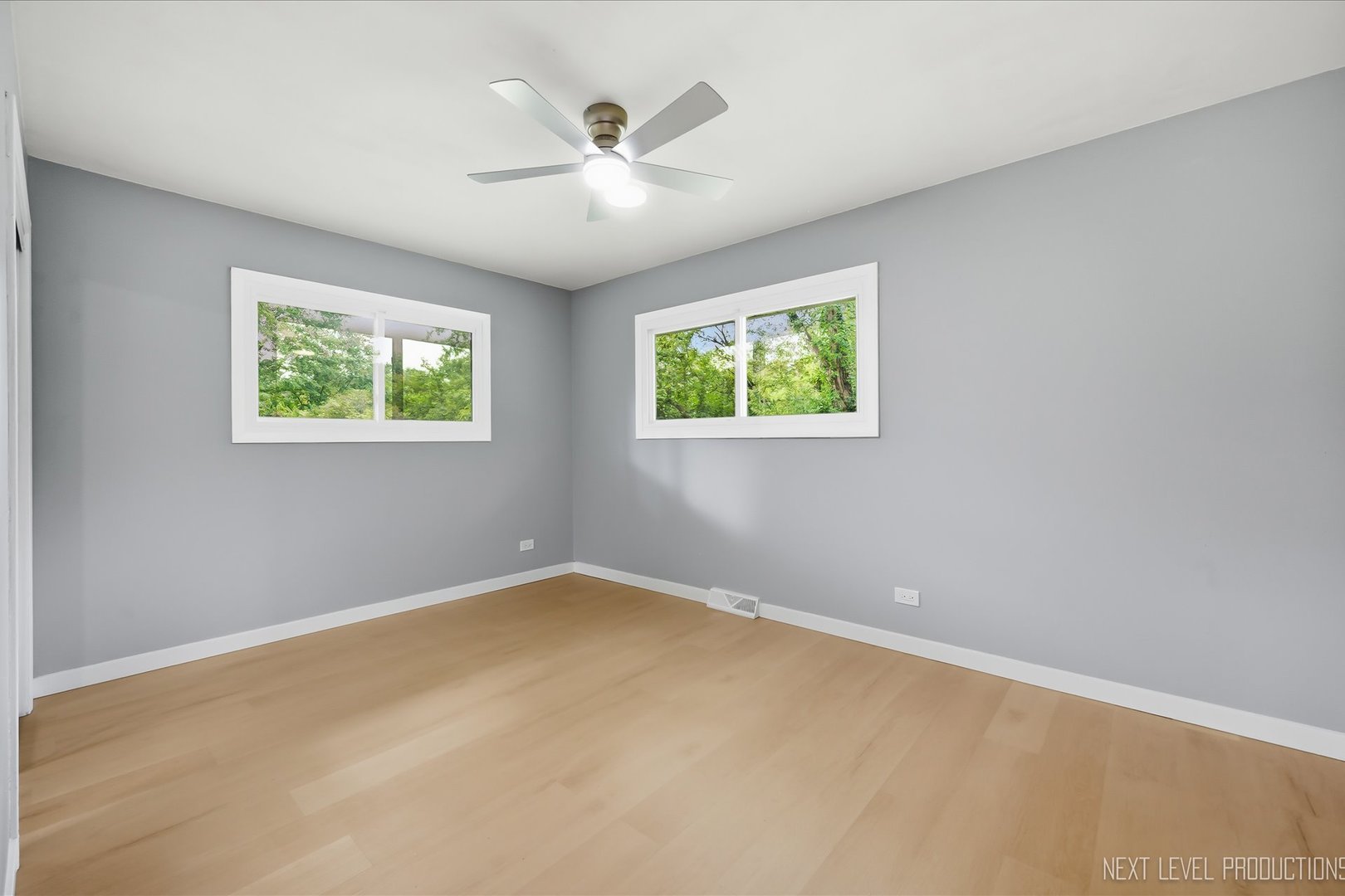557 Willard Avenue Property Photo 18