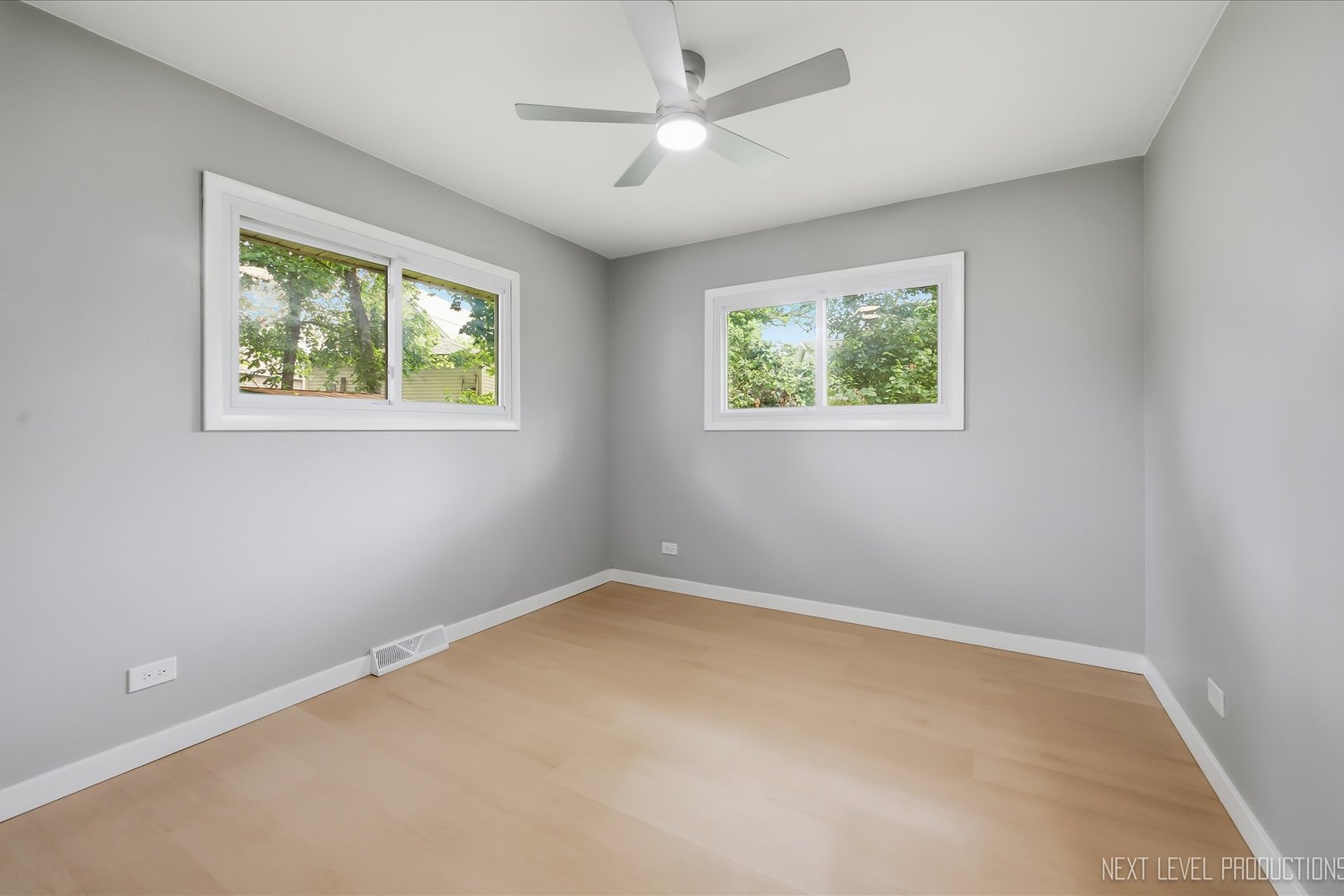 557 Willard Avenue Property Photo 20