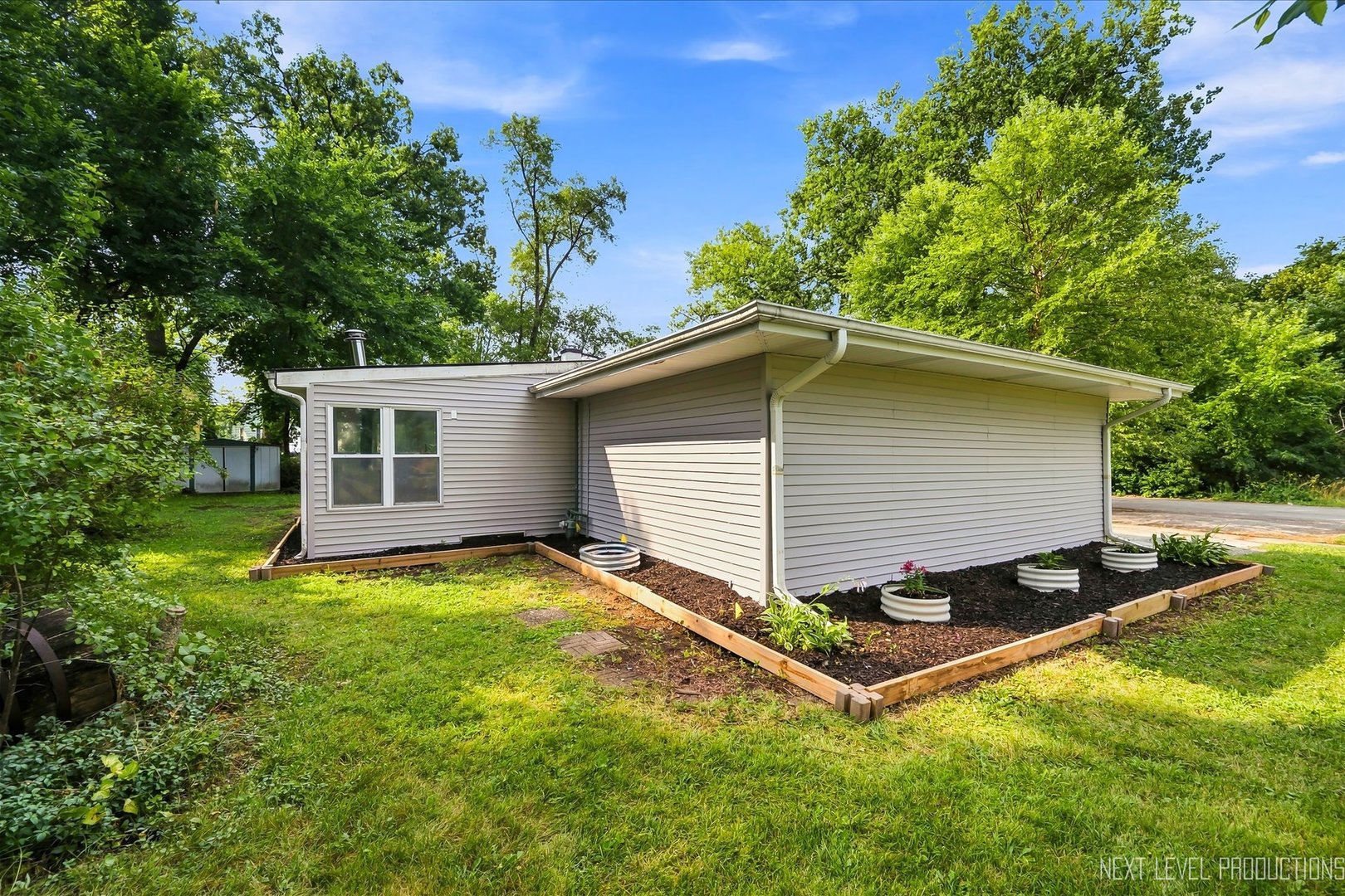 557 Willard Avenue Property Photo 24