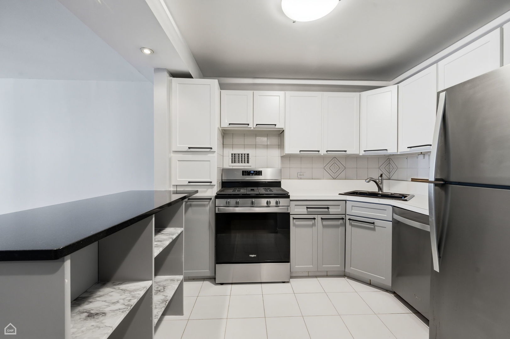 400 E Randolph Street 1812 Property Photo 6