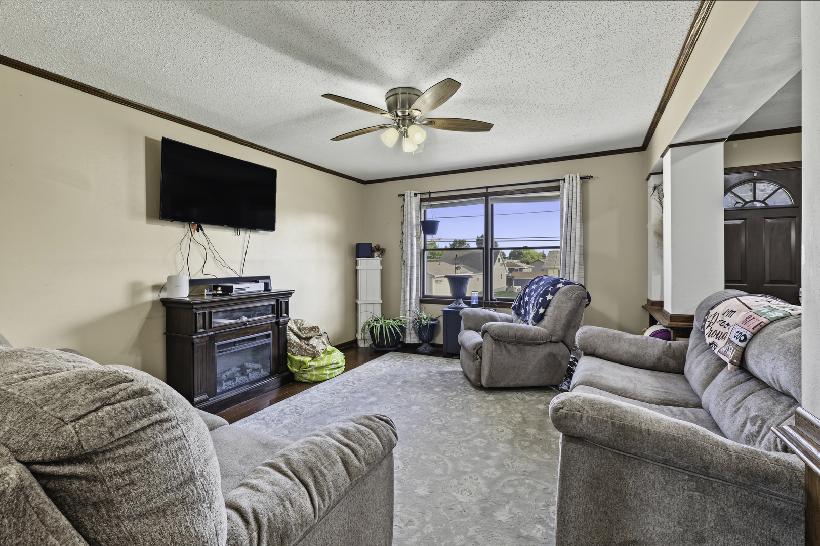 919 3rd Avenue Property Photo 4