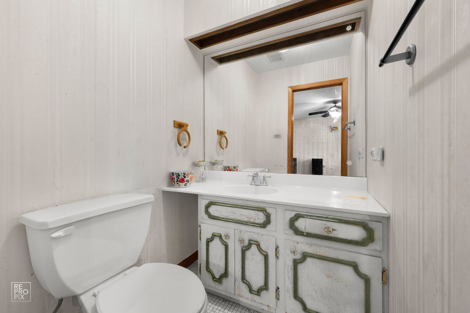 17157 Langley Avenue Property Photo 6