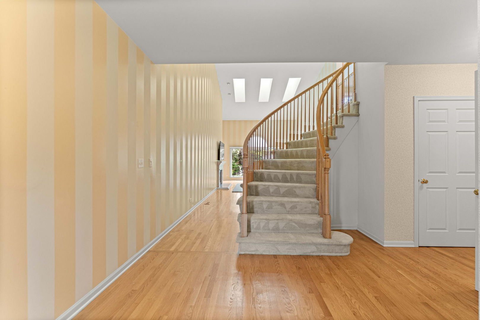 825 Braeman Court Property Photo 4