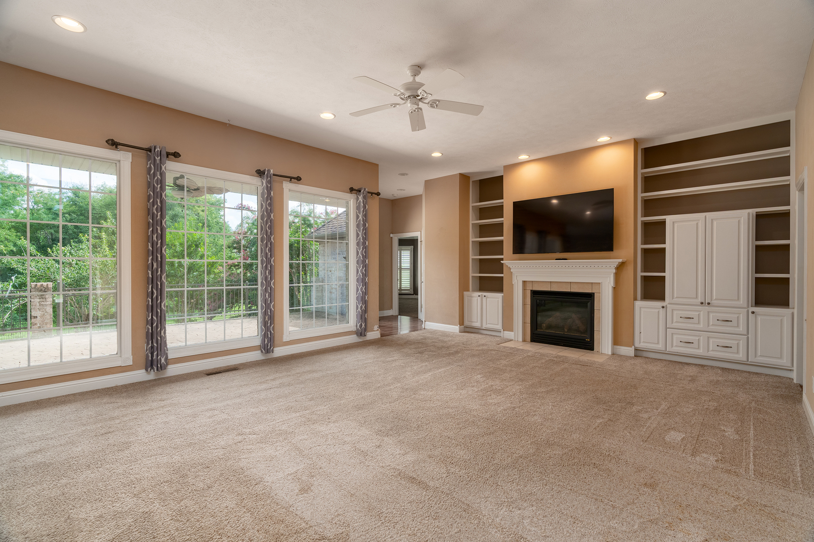 2201 Kingspointe Drive Property Photo 10