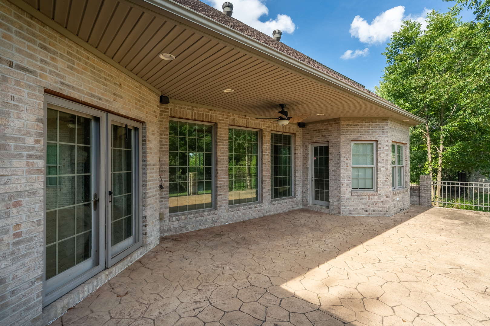 2201 Kingspointe Drive Property Photo 13