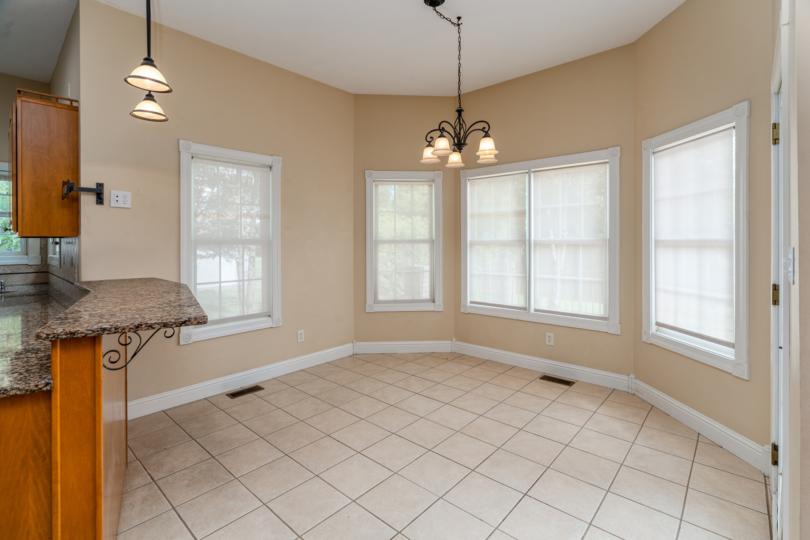 2201 Kingspointe Drive Property Photo 17