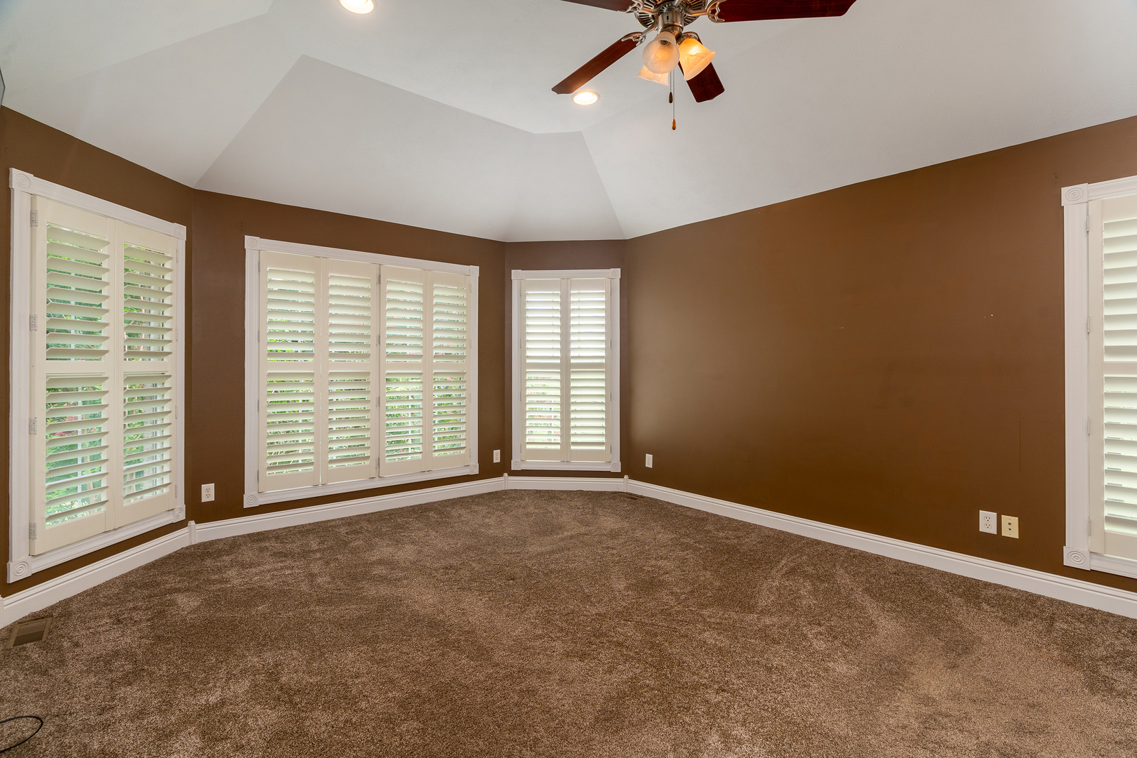 2201 Kingspointe Drive Property Photo 25