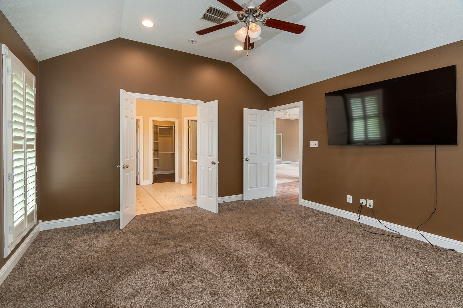 2201 Kingspointe Drive Property Photo 26