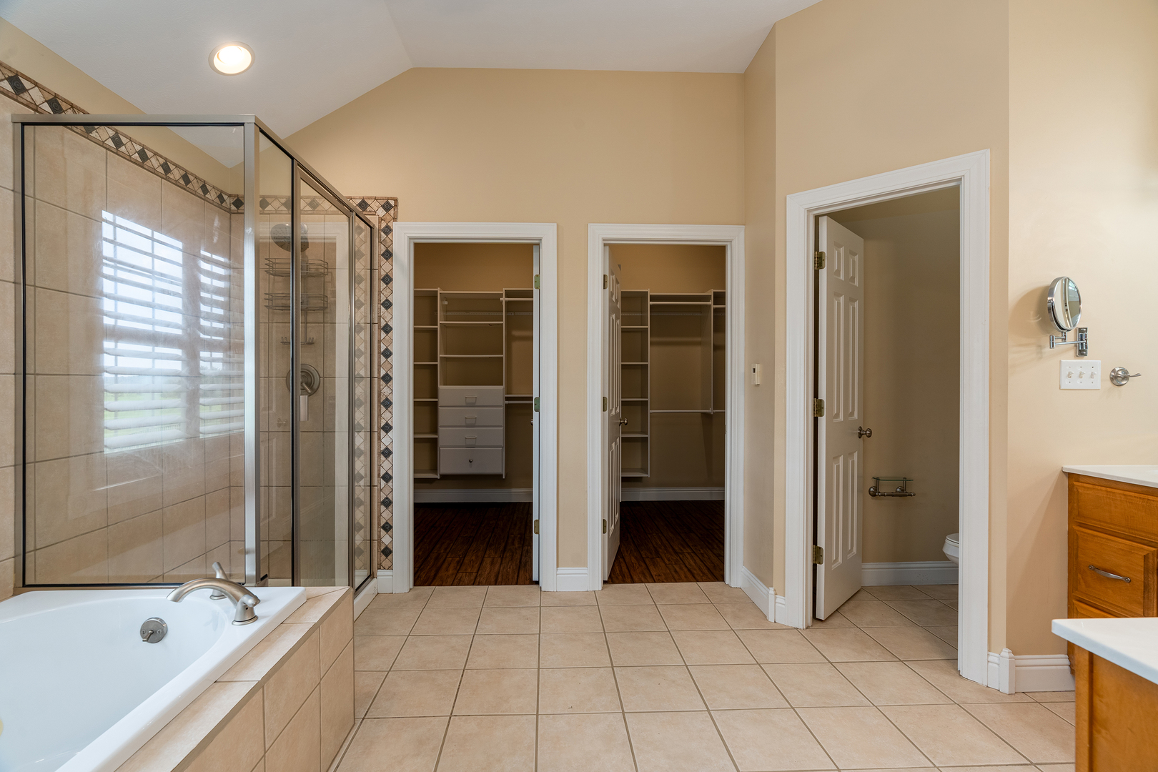 2201 Kingspointe Drive Property Photo 27