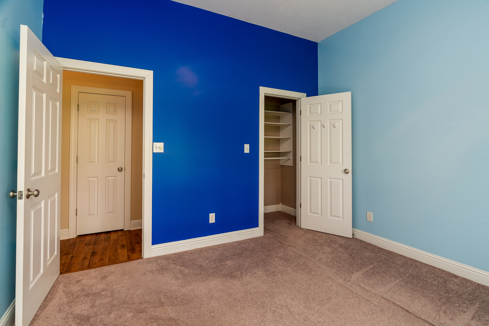 2201 Kingspointe Drive Property Photo 36