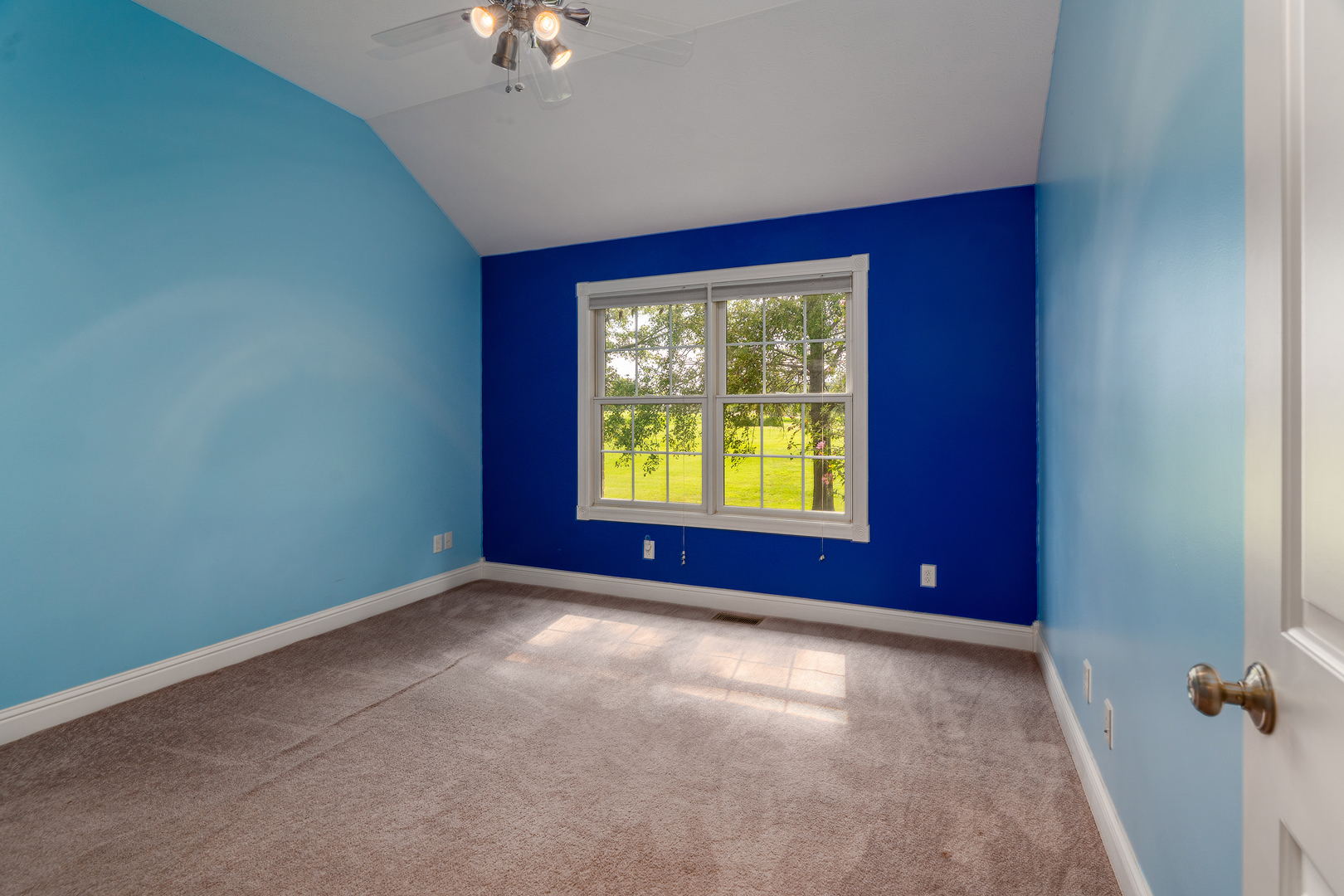 2201 Kingspointe Drive Property Photo 37