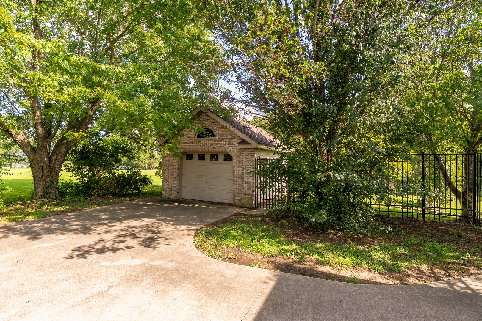 2201 Kingspointe Drive Property Photo 57