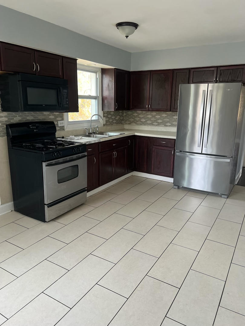 14600 Loomis Avenue Property Photo 4