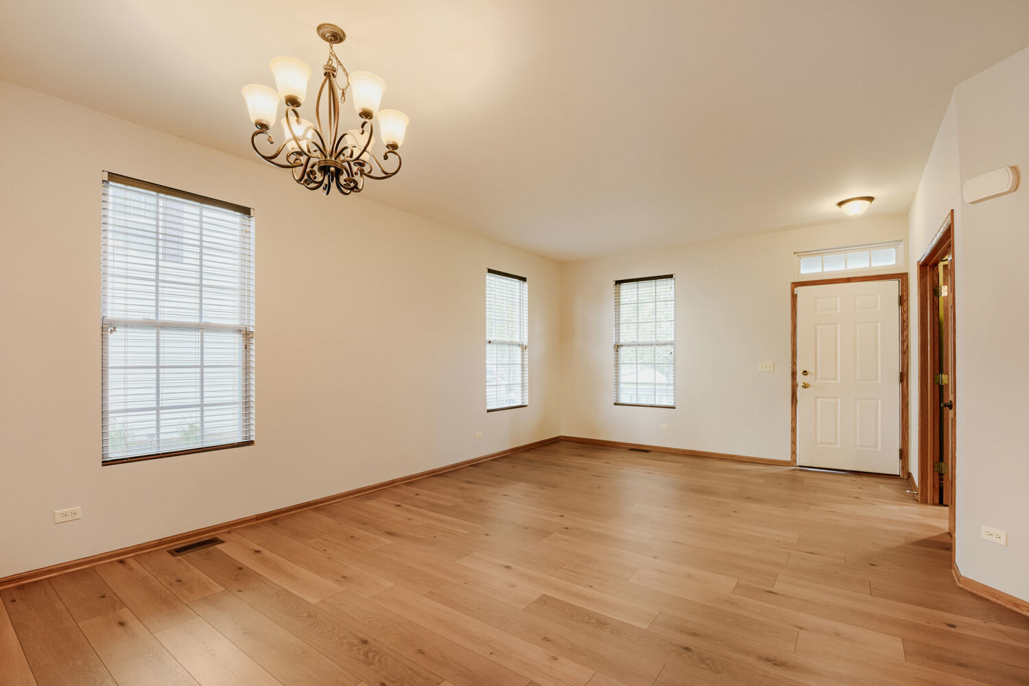 7300 Yorkshire Street Property Photo 7