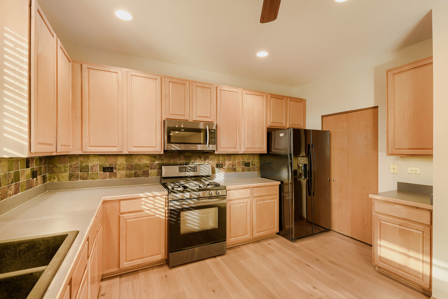 7300 Yorkshire Street Property Photo 16