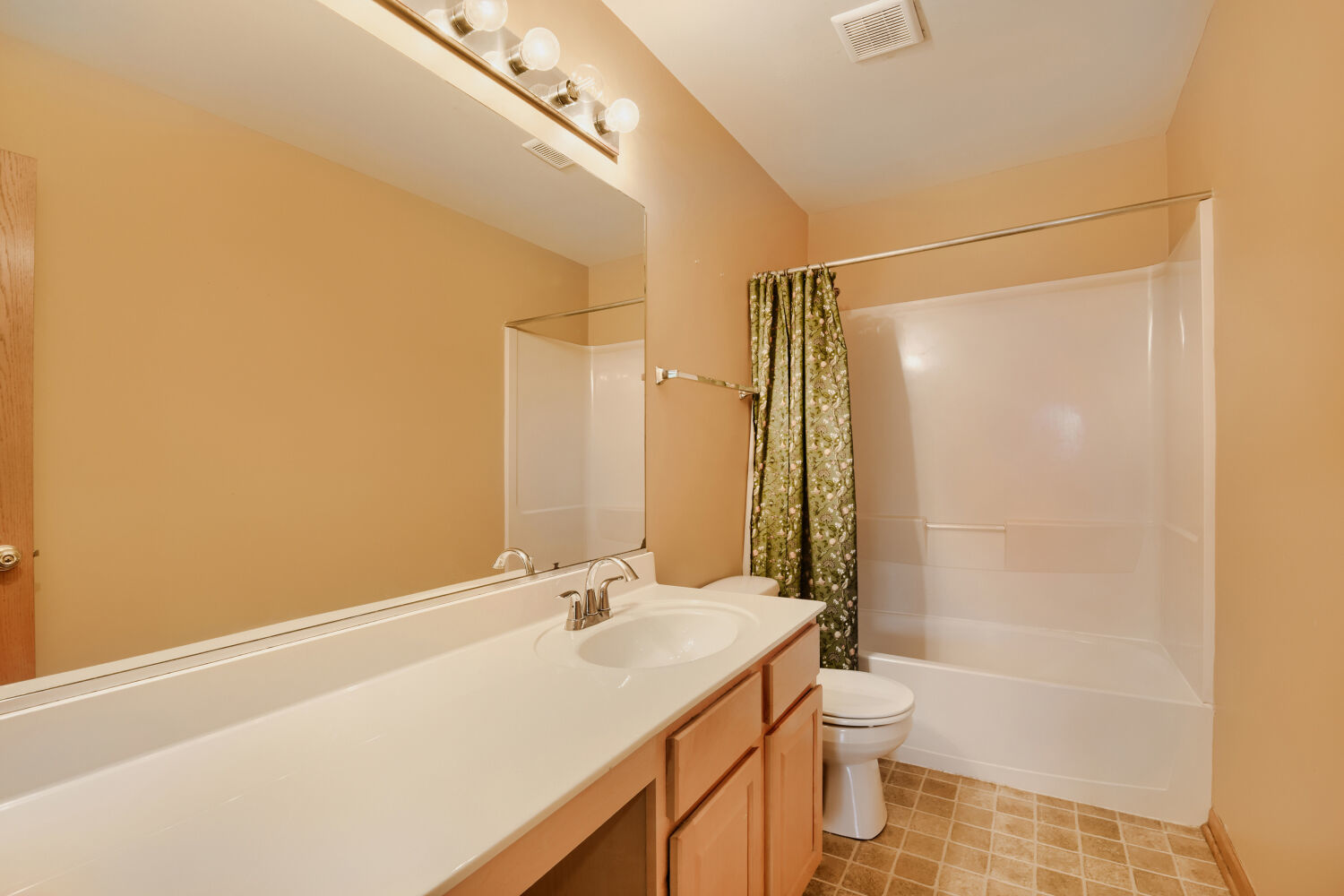 7300 Yorkshire Street Property Photo 28
