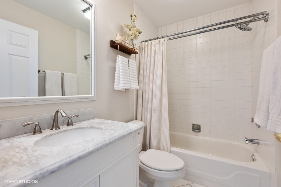 1350 W Fullerton Avenue 302 Property Photo 18