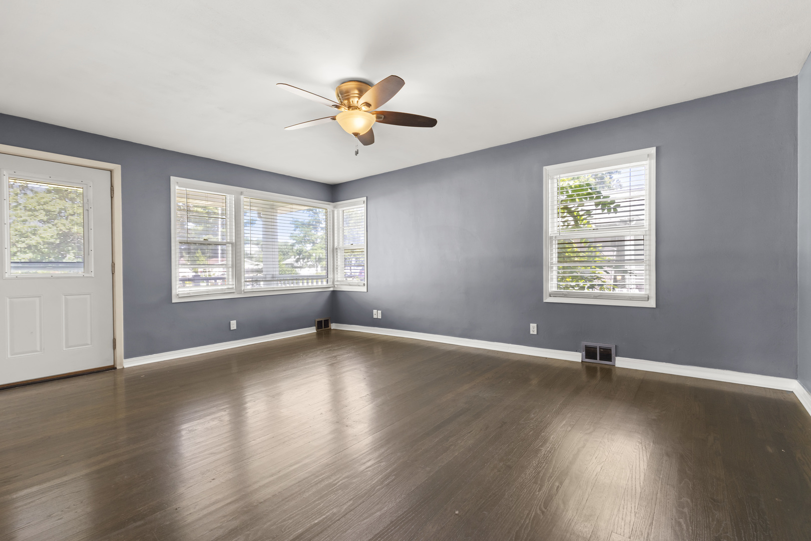 307 Superior Avenue Property Photo 3