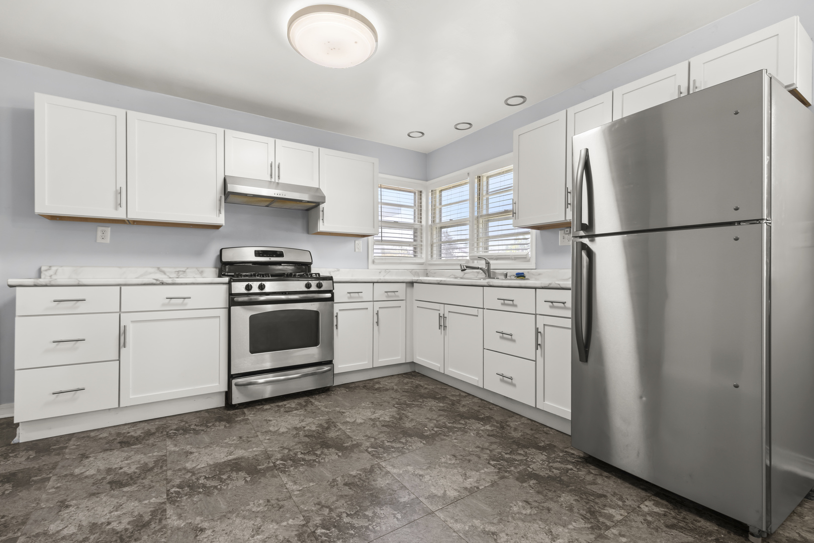 307 Superior Avenue Property Photo 4