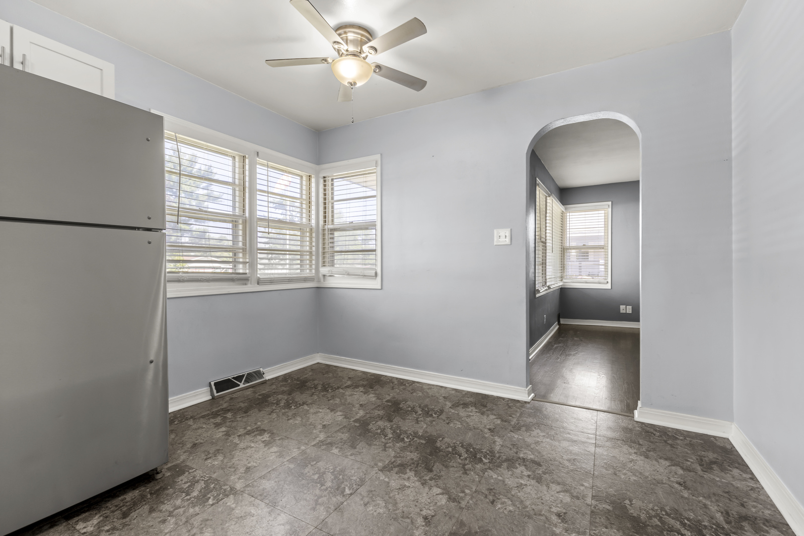 307 Superior Avenue Property Photo 6