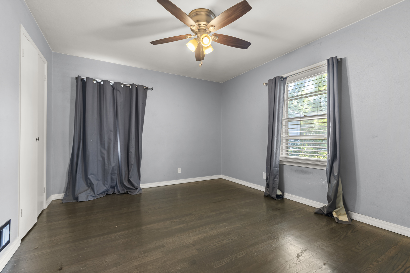 307 Superior Avenue Property Photo 9