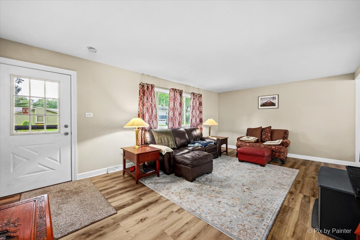 5506 Burwood Road Property Photo 3