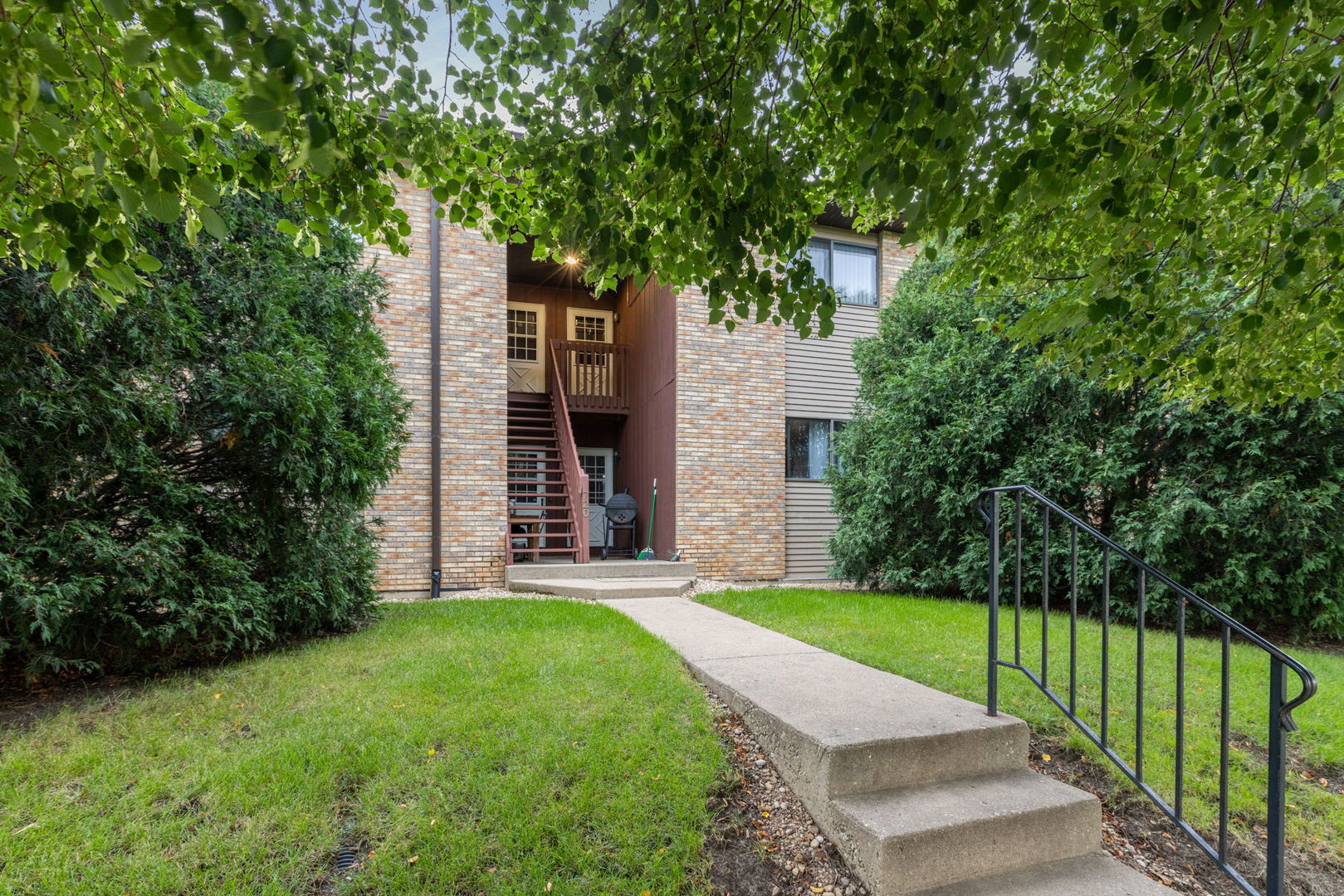 720 Sundown Road F Property Photo 1