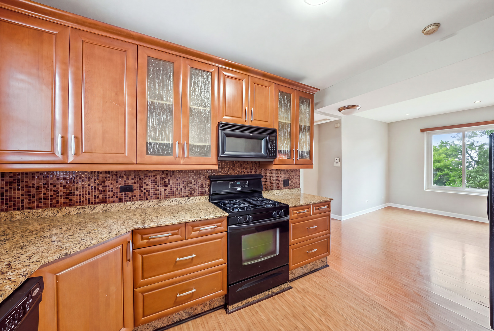 2121 N Saint Louis Avenue 3s Property Photo 8