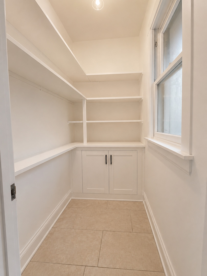 8119 S South Shore Drive 2 Property Photo 9