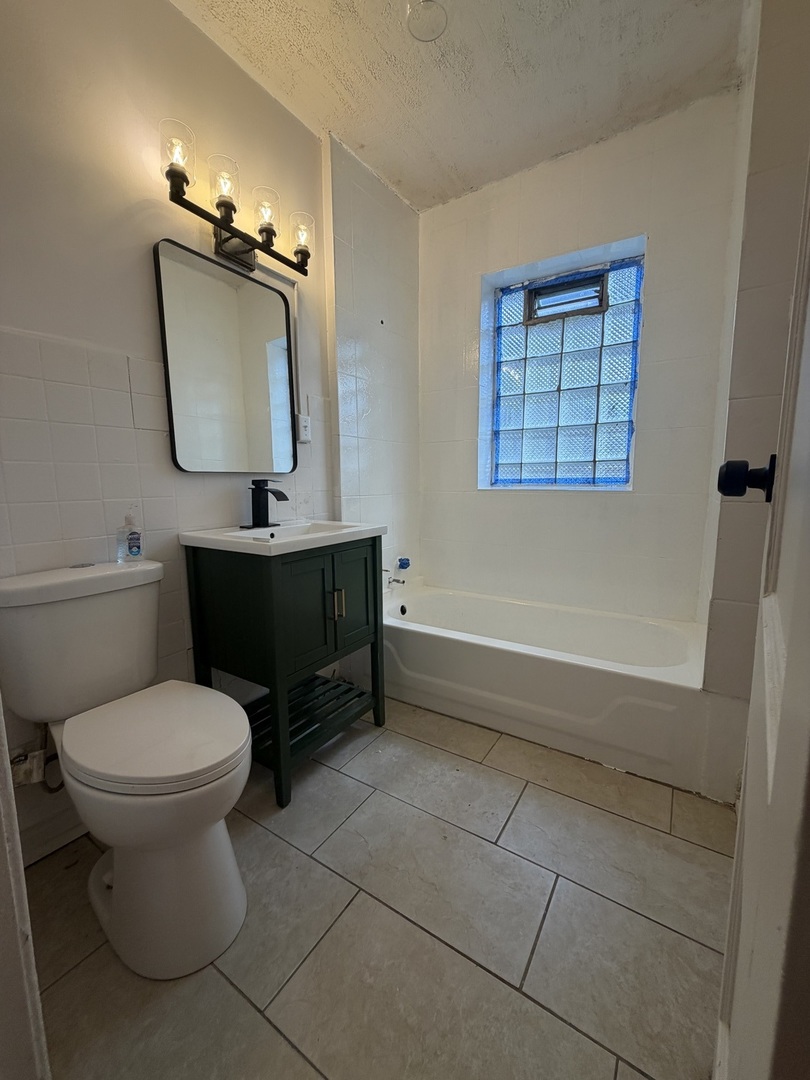 8119 S South Shore Drive 2 Property Photo 10