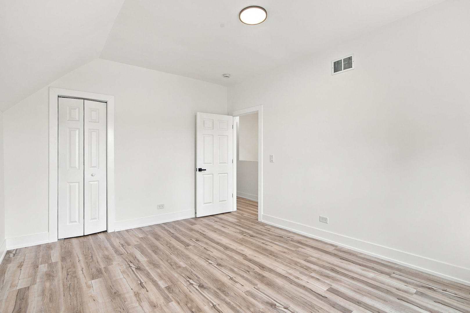 638 N Lotus Avenue Property Photo 19