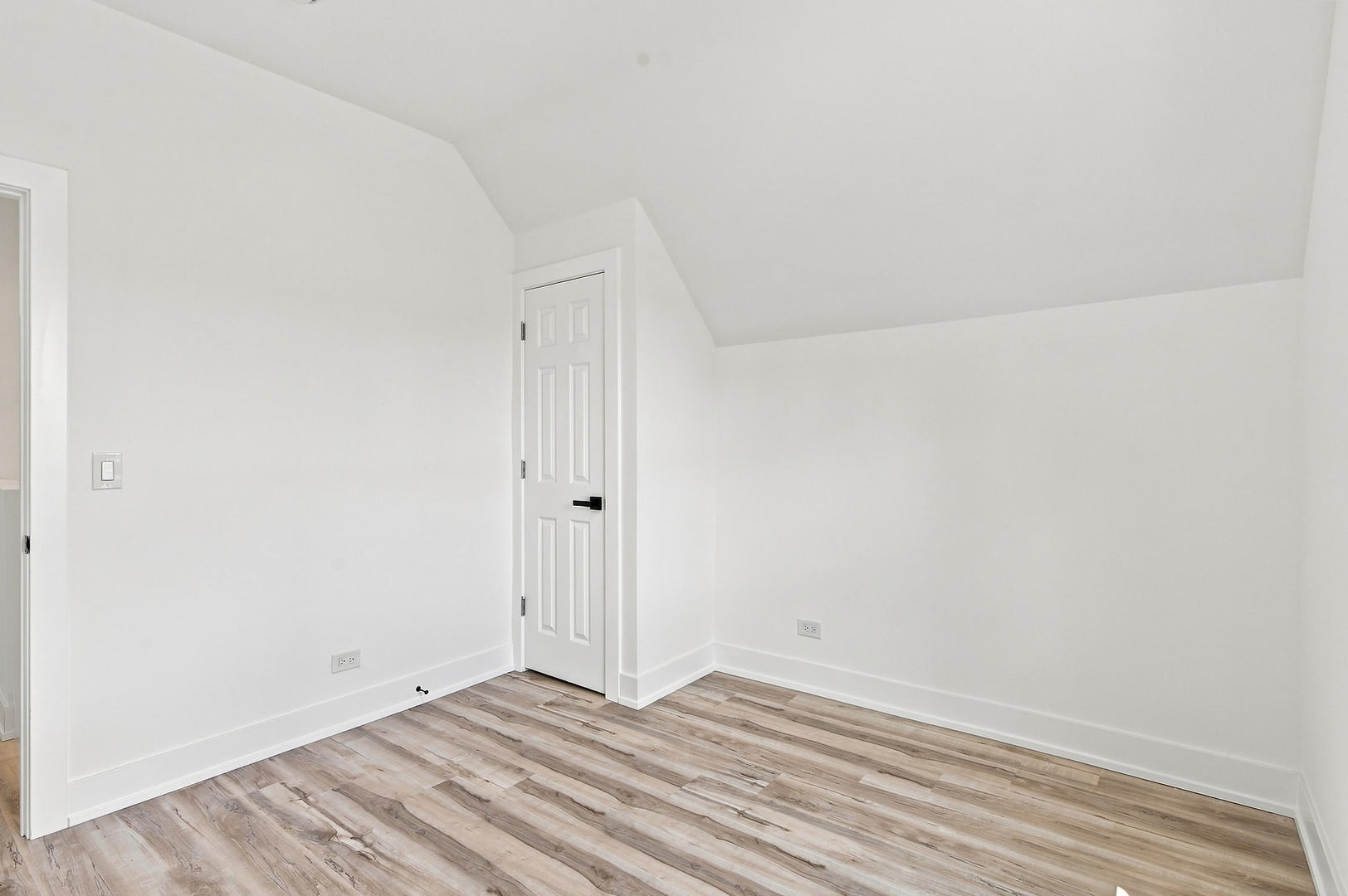 638 N Lotus Avenue Property Photo 21
