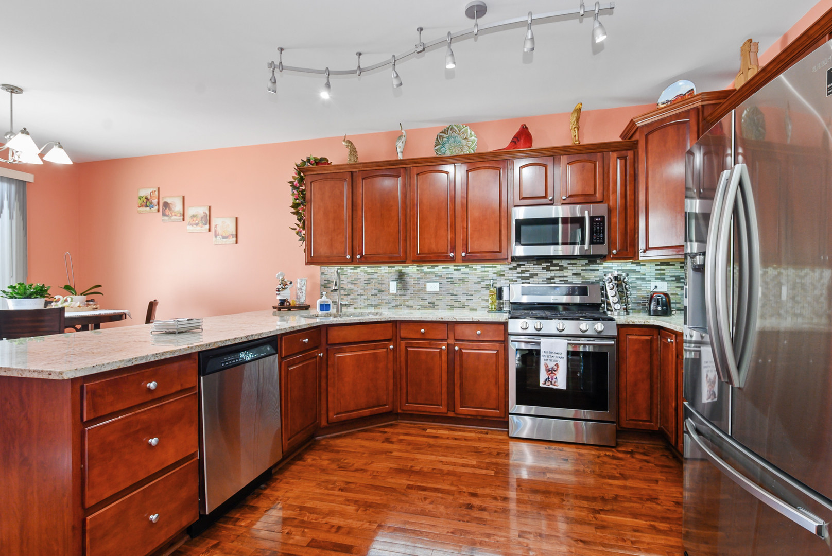 9418 Albany Court Property Photo 4
