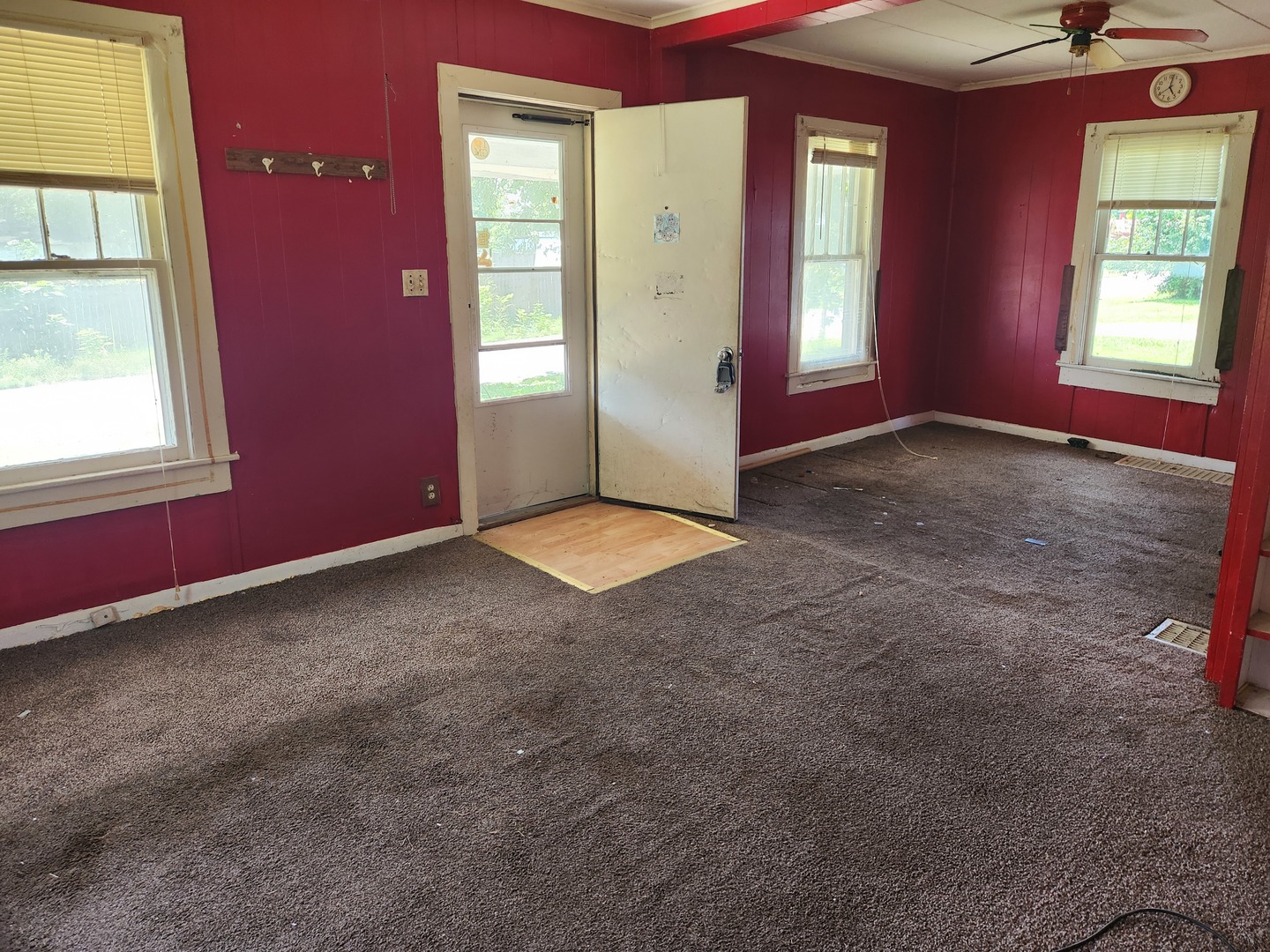 816 Warren Avenue Property Photo 3