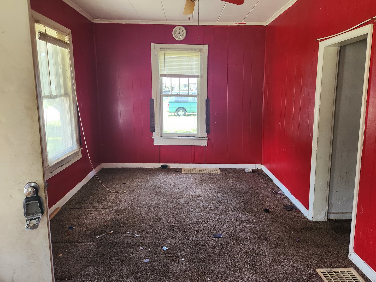 816 Warren Avenue Property Photo 5