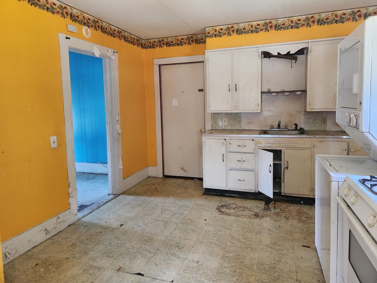 816 Warren Avenue Property Photo 6
