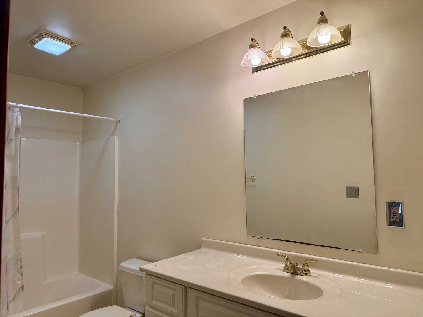 3039 E 3rd Road Property Photo 12