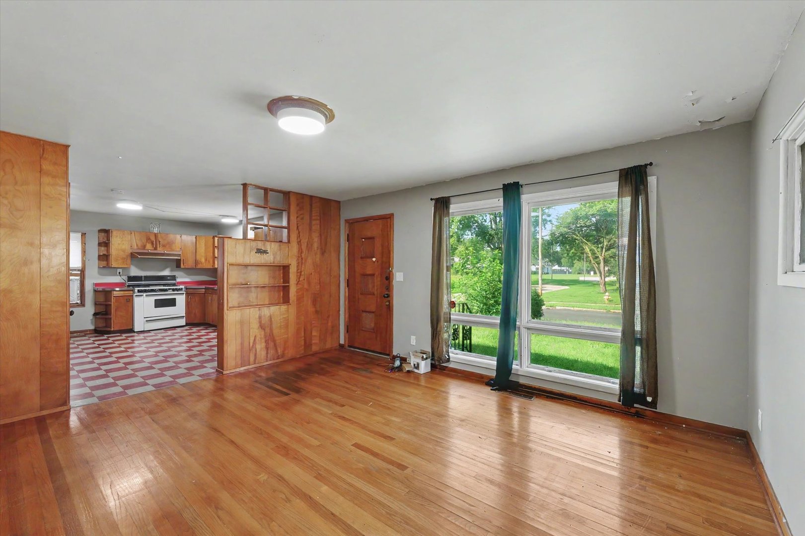 31 Delaware Avenue Property Photo 5