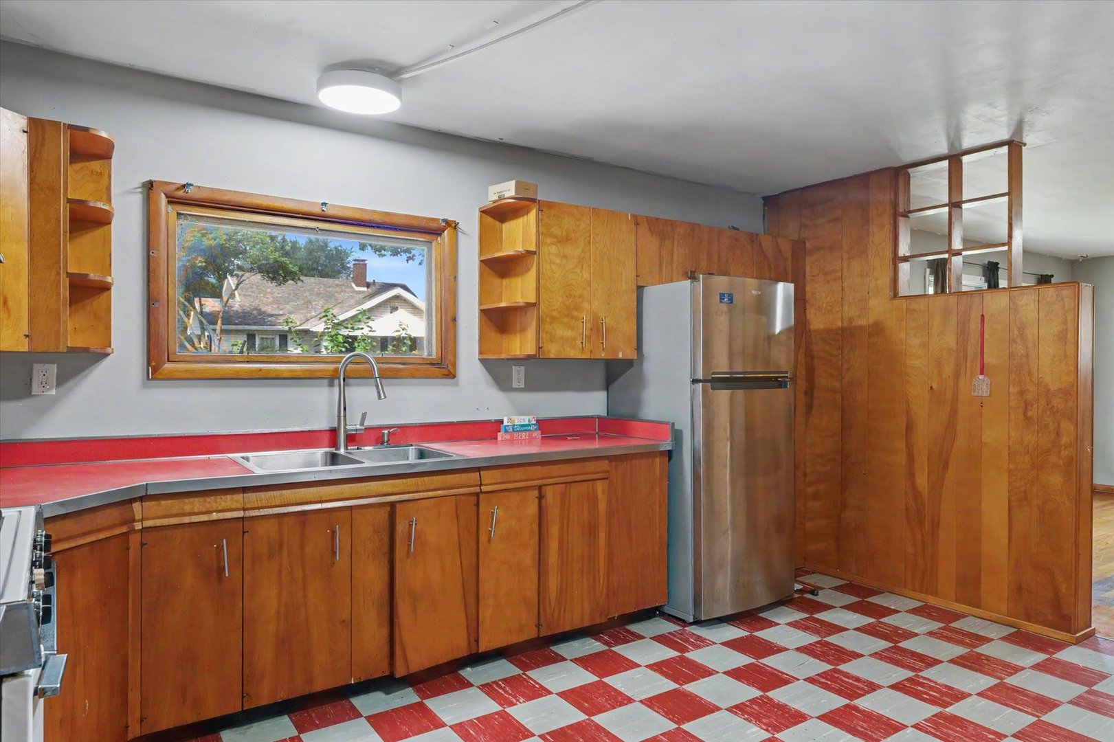 31 Delaware Avenue Property Photo 8
