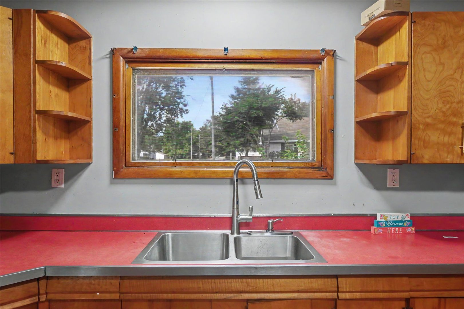 31 Delaware Avenue Property Photo 9