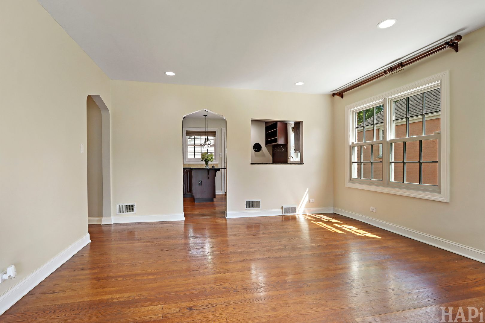 1829 S Crescent Avenue Property Photo 6