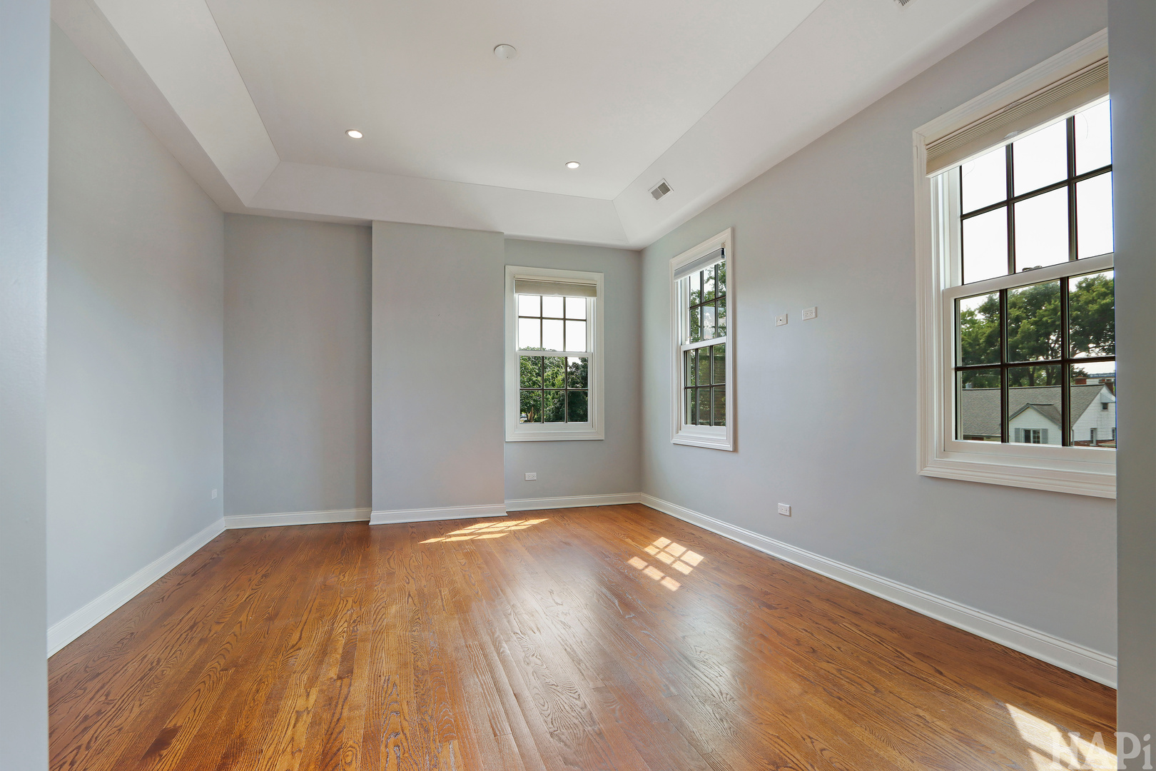 1829 S Crescent Avenue Property Photo 19