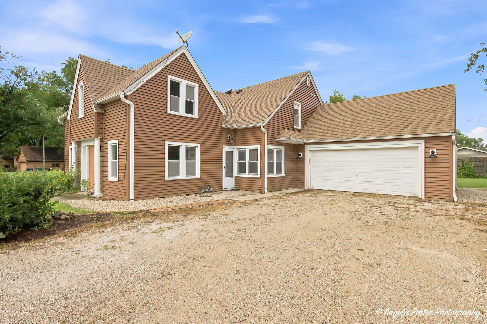 4604 Lakeshore Drive Property Photo 2