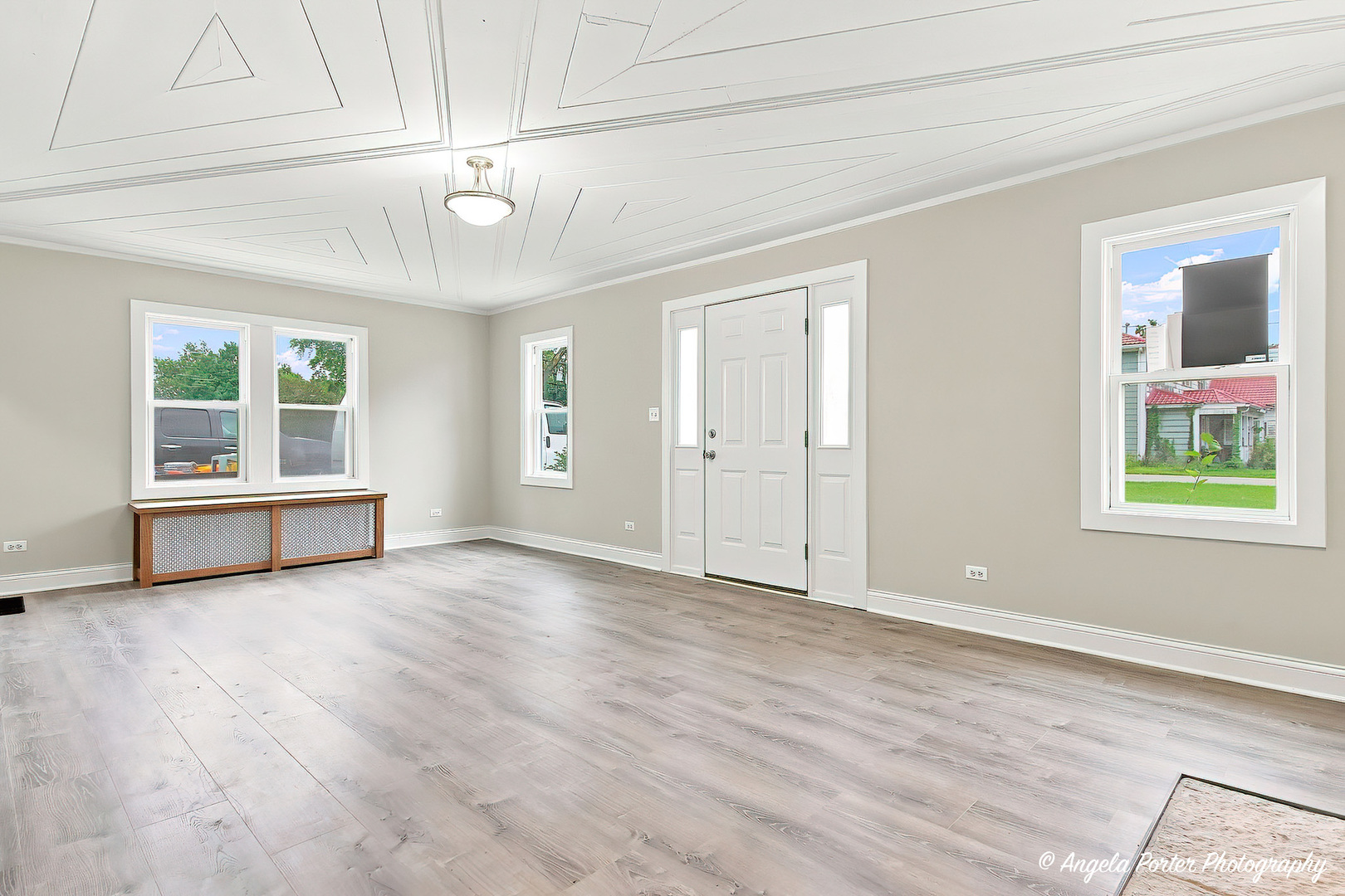 4604 Lakeshore Drive Property Photo 5