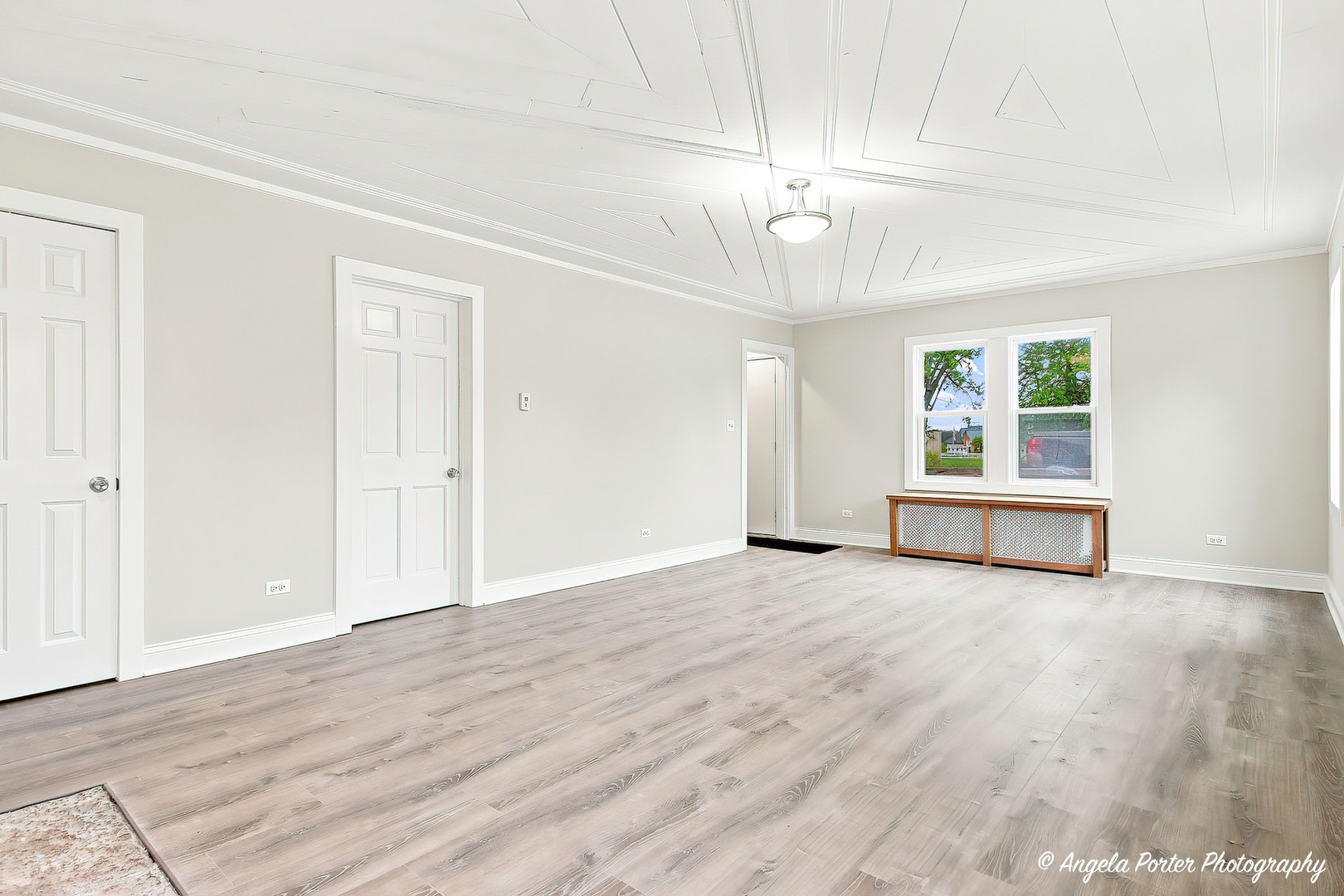 4604 Lakeshore Drive Property Photo 6