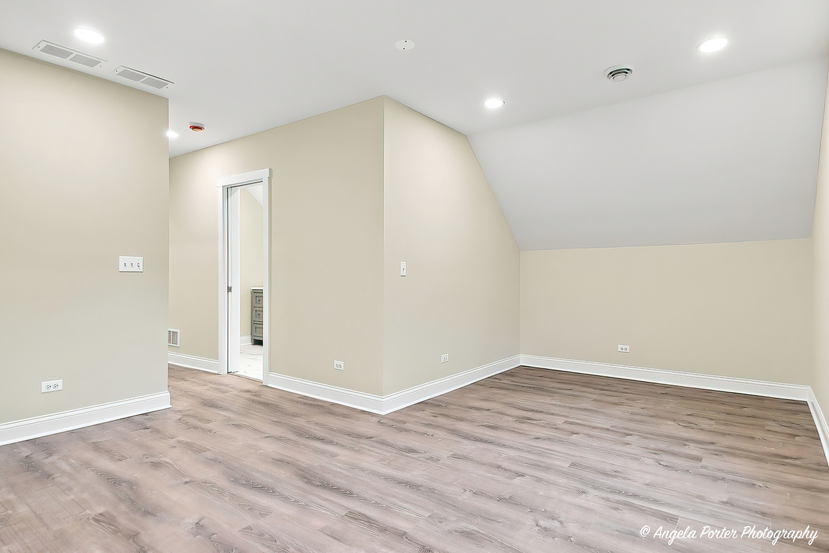 4604 Lakeshore Drive Property Photo 17